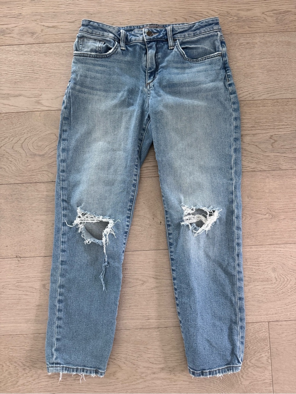 Joe’s Jeans mid-rise boyfriend/straight distressed ankle size 26